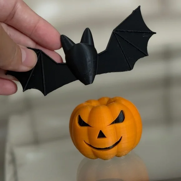 3D Printed. Anthropologie Halloween Pumpkin with Black Bat Wings 🎃 - Picture 4 of 4